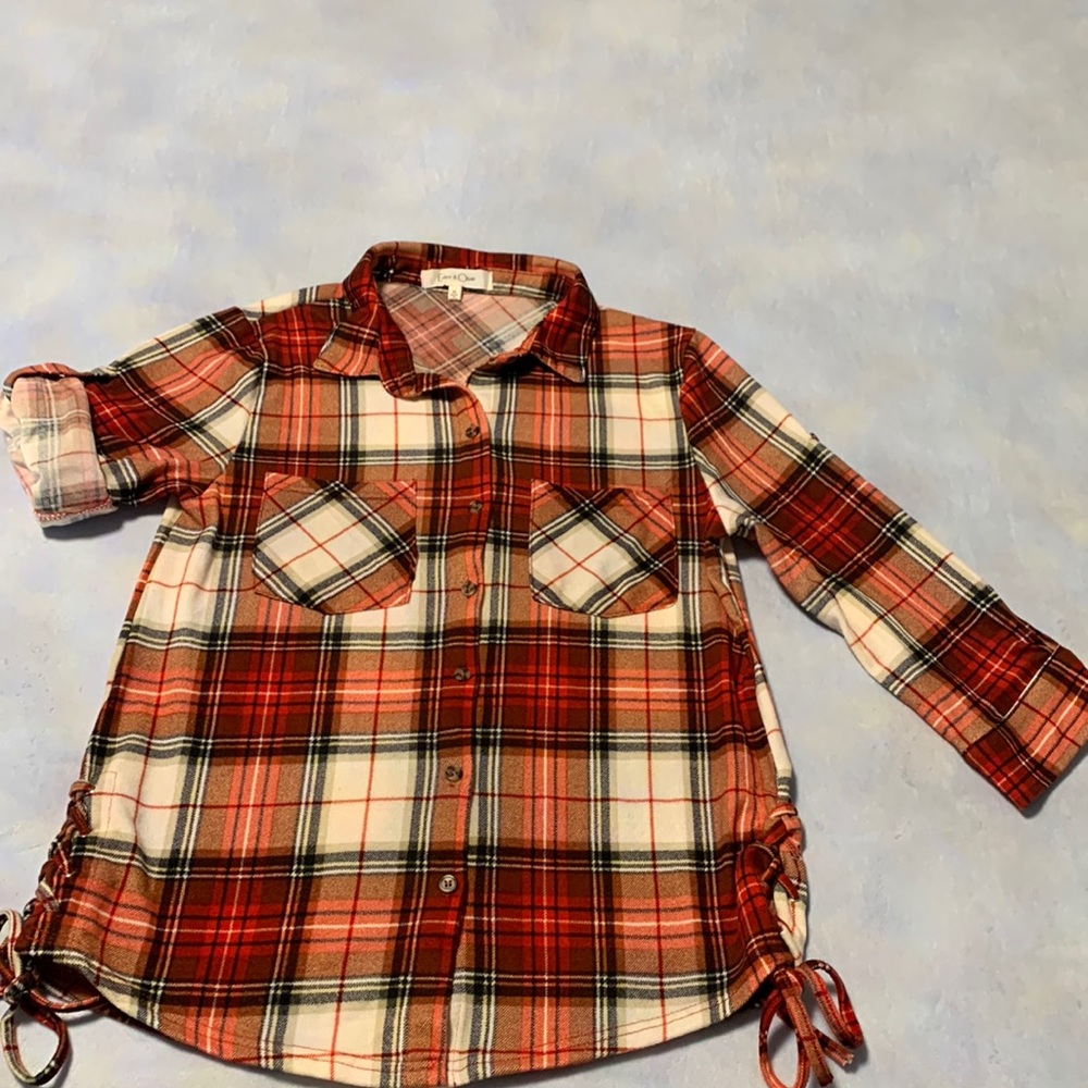 Eden & Olivia button up top